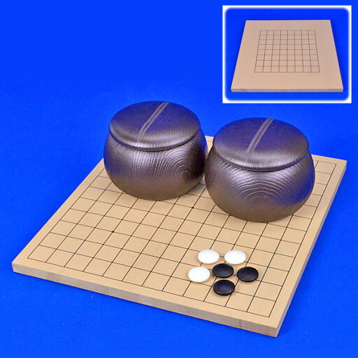 A traditional Gomoku set (the same materials as a Go set)