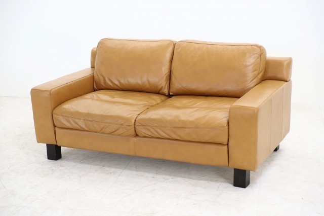 SERIEUX Camel Leather Sofa
